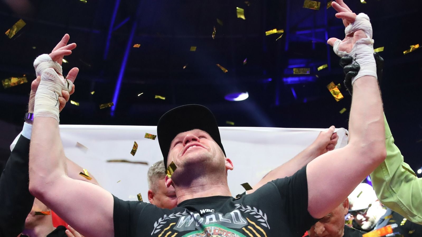 Lukasz Rozanski blasts Alen Babic away in one wild round to win WBC bridgerweight title in Poland