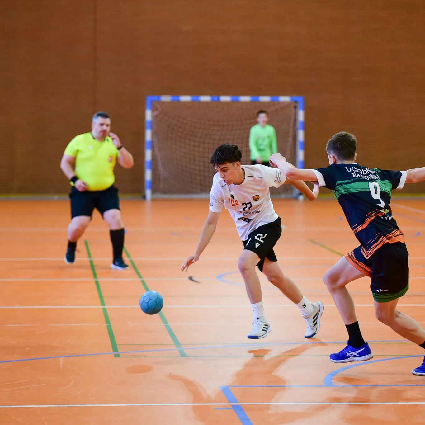 Patryk Nowak on Instagram: "Dziękuję za wspaniały sezon w którym na pewno nie brakowało emocji i charakteru.
Dziękuję całej drużynie i kibicom 💪🔥🤾"